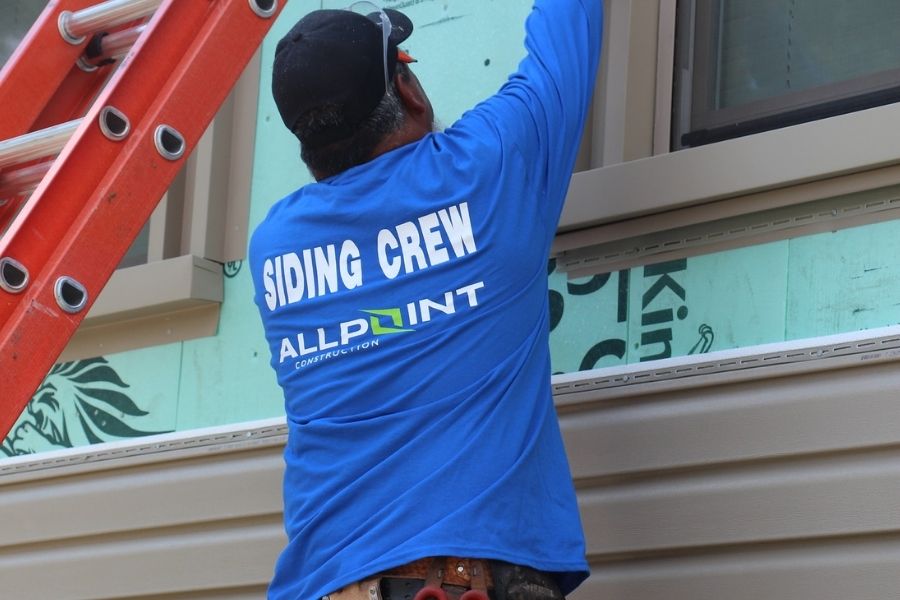Choose the Right Replacement Siding for Your Downriver Michigan Home